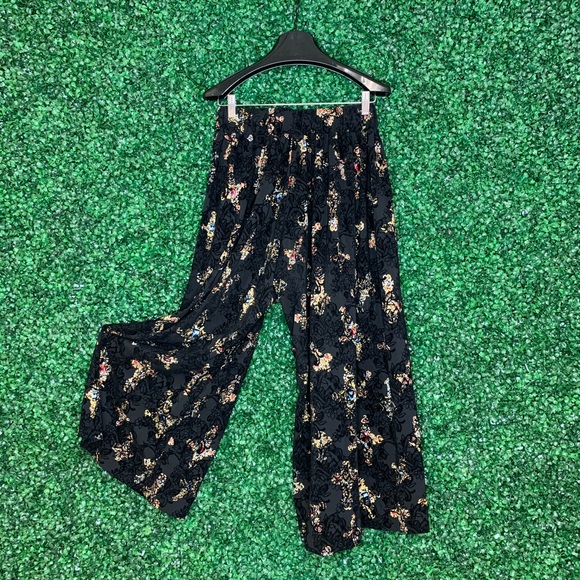 TOV Extra Wide Leg Palazzo Pants with Flocked Lace - Picture 3 of 3